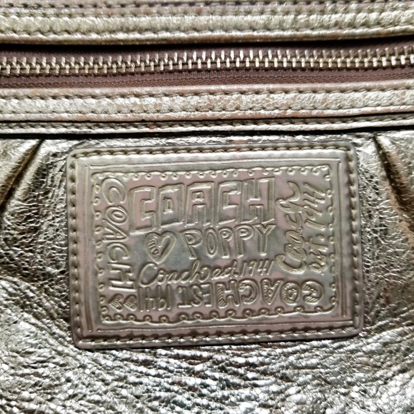 Coach Wristlet - Discontinued Poppy Collection - Picture 3 of 8